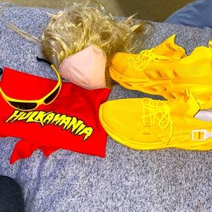 Hulkamania costume - shoes size 11